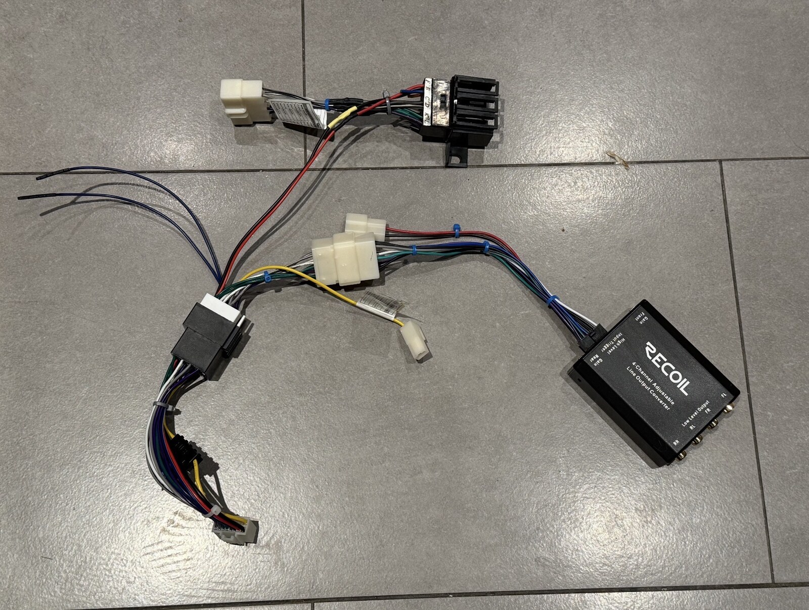 Custom clip harness with Recoil line output converter